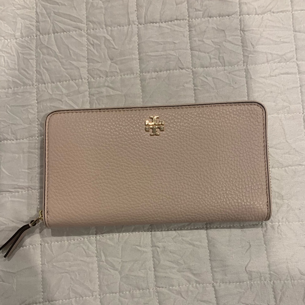 Tory Burch wallet